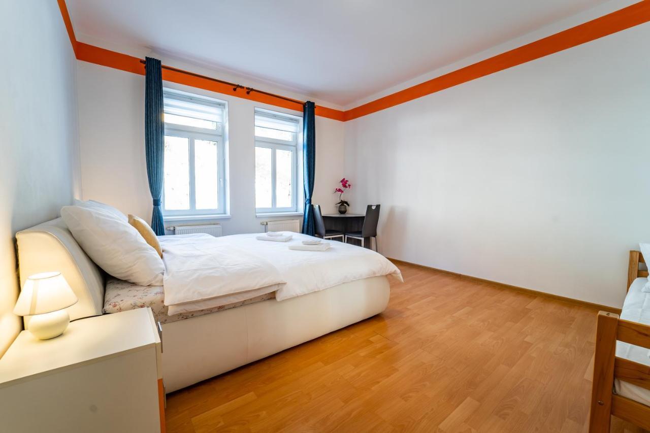 Lukas Apartments Яхимів Екстер'єр фото