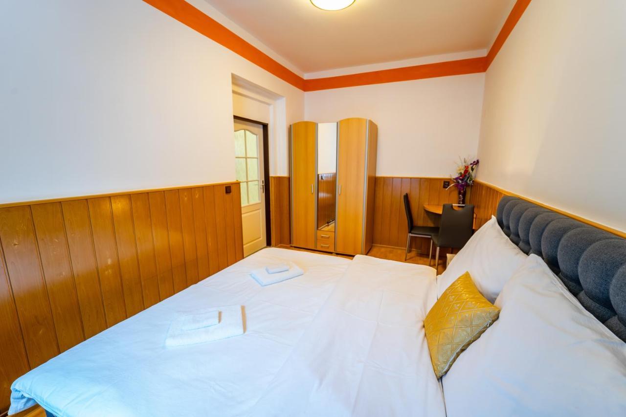 Lukas Apartments Яхимів Екстер'єр фото
