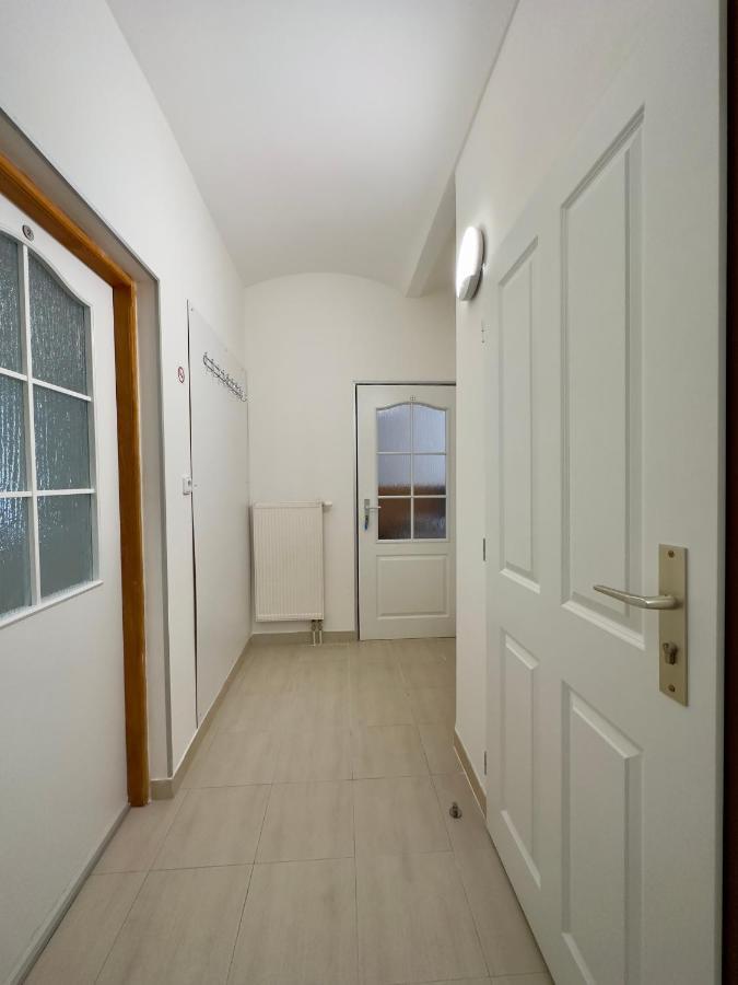 Lukas Apartments Яхимів Екстер'єр фото